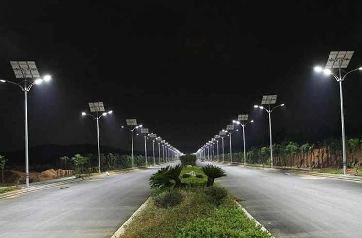 Welche Faktoren sollten bei der Installation von Ländlichen Solar Light Street Lamps berücksicht igt werden?