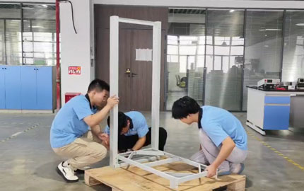 Installation eines kommerziellen Energiespeichersystems mit 60-kWh-Lithiumbatterie 1