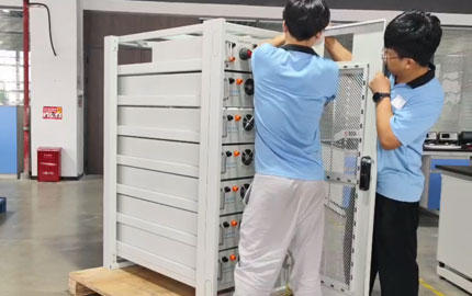 Installation eines kommerziellen Energiespeichersystems mit 60 kWh Lithiumbatterie 9