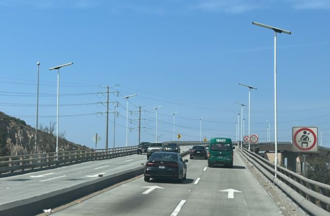 Anern 68 Sets SLZ-120W Solar-Straßenlaternen im Gemeinde-Beleuchtungsprojekt in Mexiko