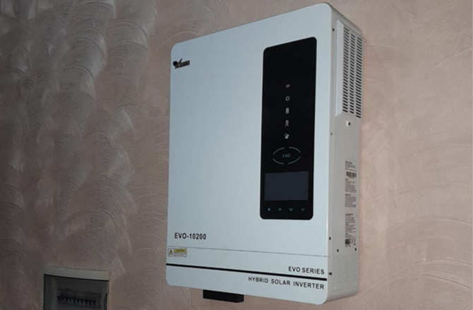 Installation von Anern EVO 10,2 kW Solar-Wechselrichtern in Mali