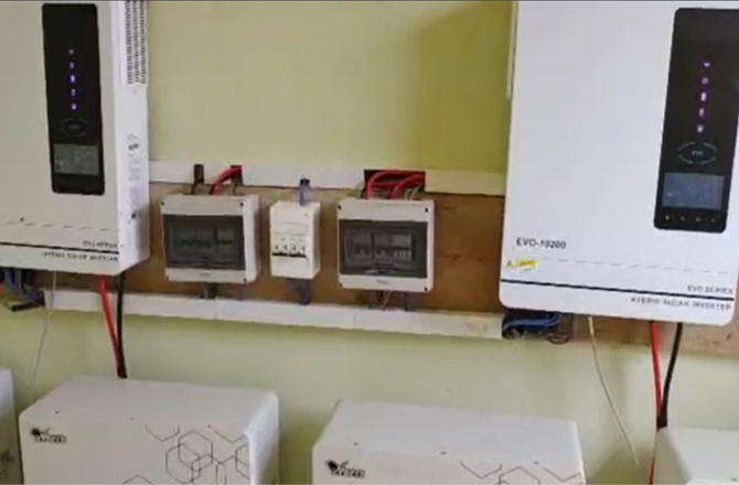 Anern 10,2-kW-Off-Grid-System-Inbetriebnahme im Tschad